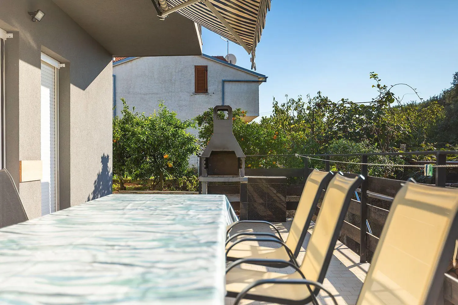 Apartment Appartement Mit Waschmaschine, Privater Parkplatz Und Grosse Terrasse Samt Grillplatz Banjole